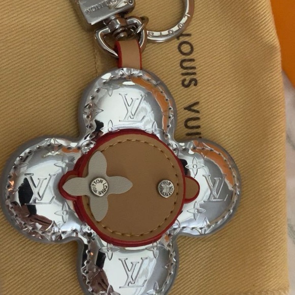 Luxury Vivienne silver key holder/ bag charm with LV Dust bag - Picture 7 of 7